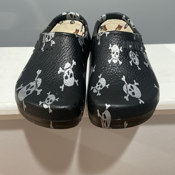 Birkenstock Profi-Birki Black Skull and Bones Clogs Size 35 NEW black and silver - Picture 12 of 12